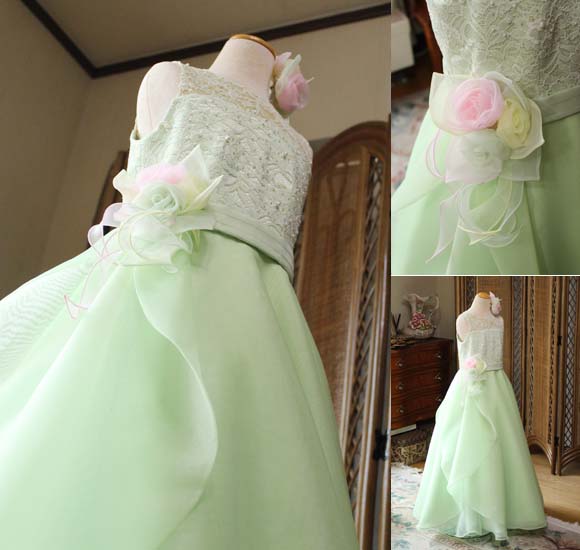 ドレスの上半身デザイン アシンメトリーAラインドレス