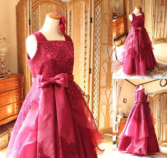 ドレスのトップス 上半身 レースとデコルテ