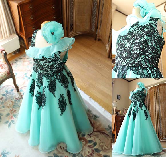 コンクールドレス シルエット