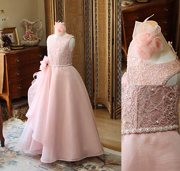 アシンメトリースカート 装飾品とデザイン