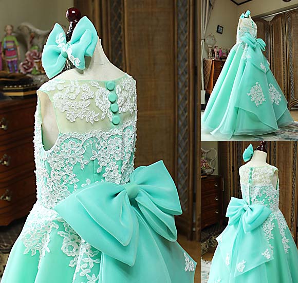 バックスタイル 背後のデザイン クルミボタン